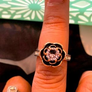 Beautiful flower ring